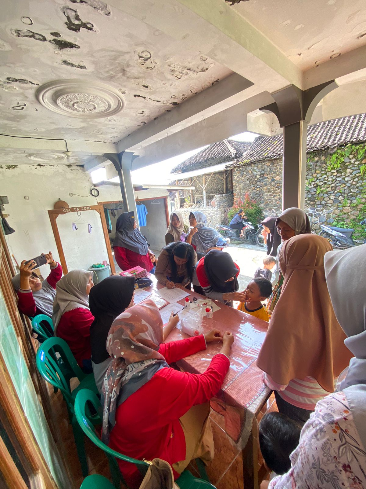 POSYANDU DAN POSBINDU BERSAMA ANAK KKN STIKES BHM MADIUN